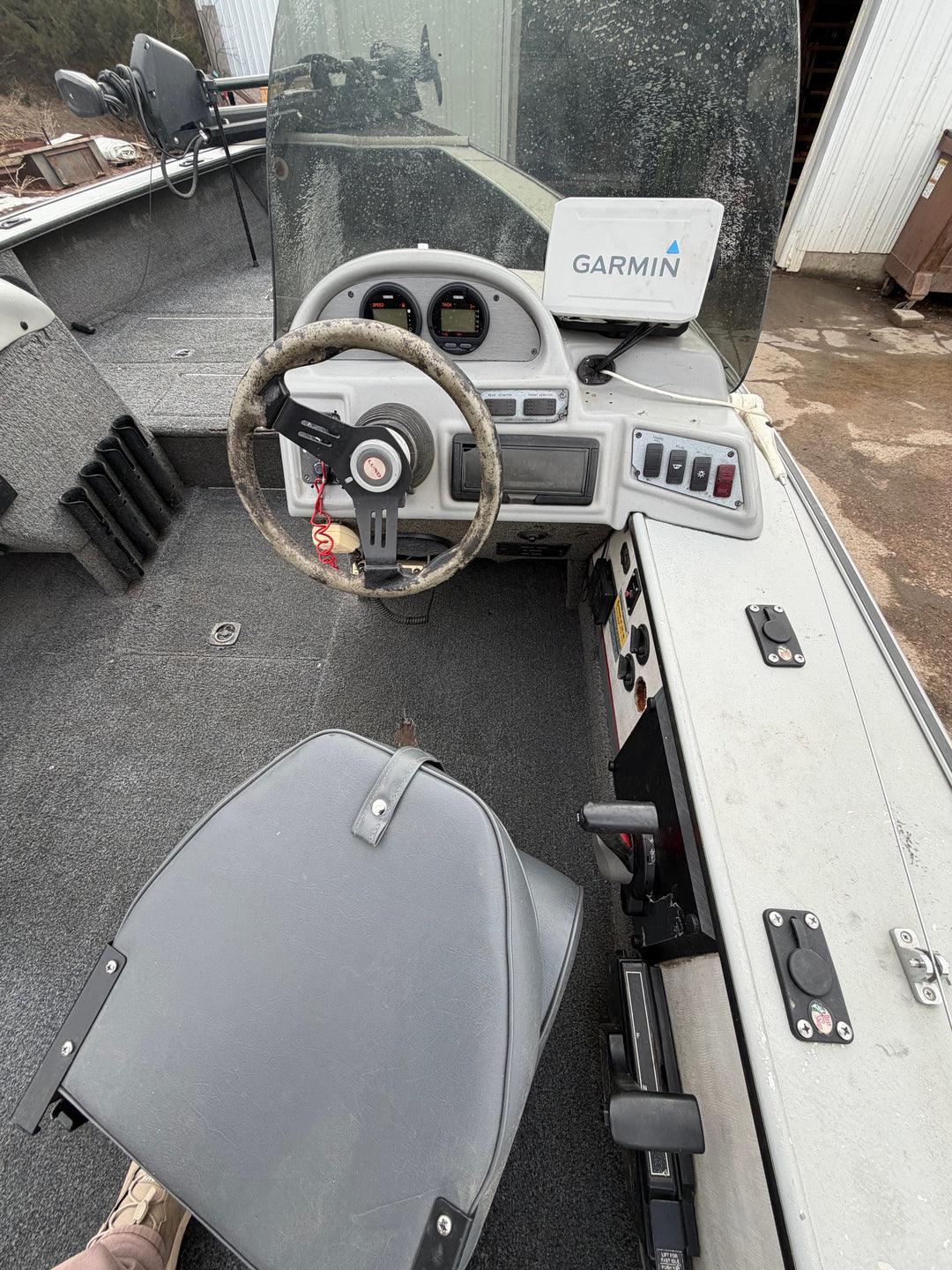 1998 Lund 2025 ProV Magnum SE — photo 6