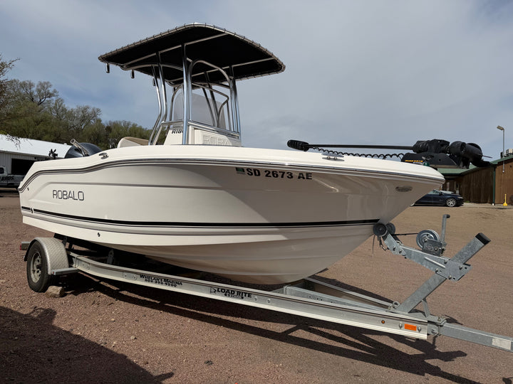 2018 Robalo R180 — photo 4
