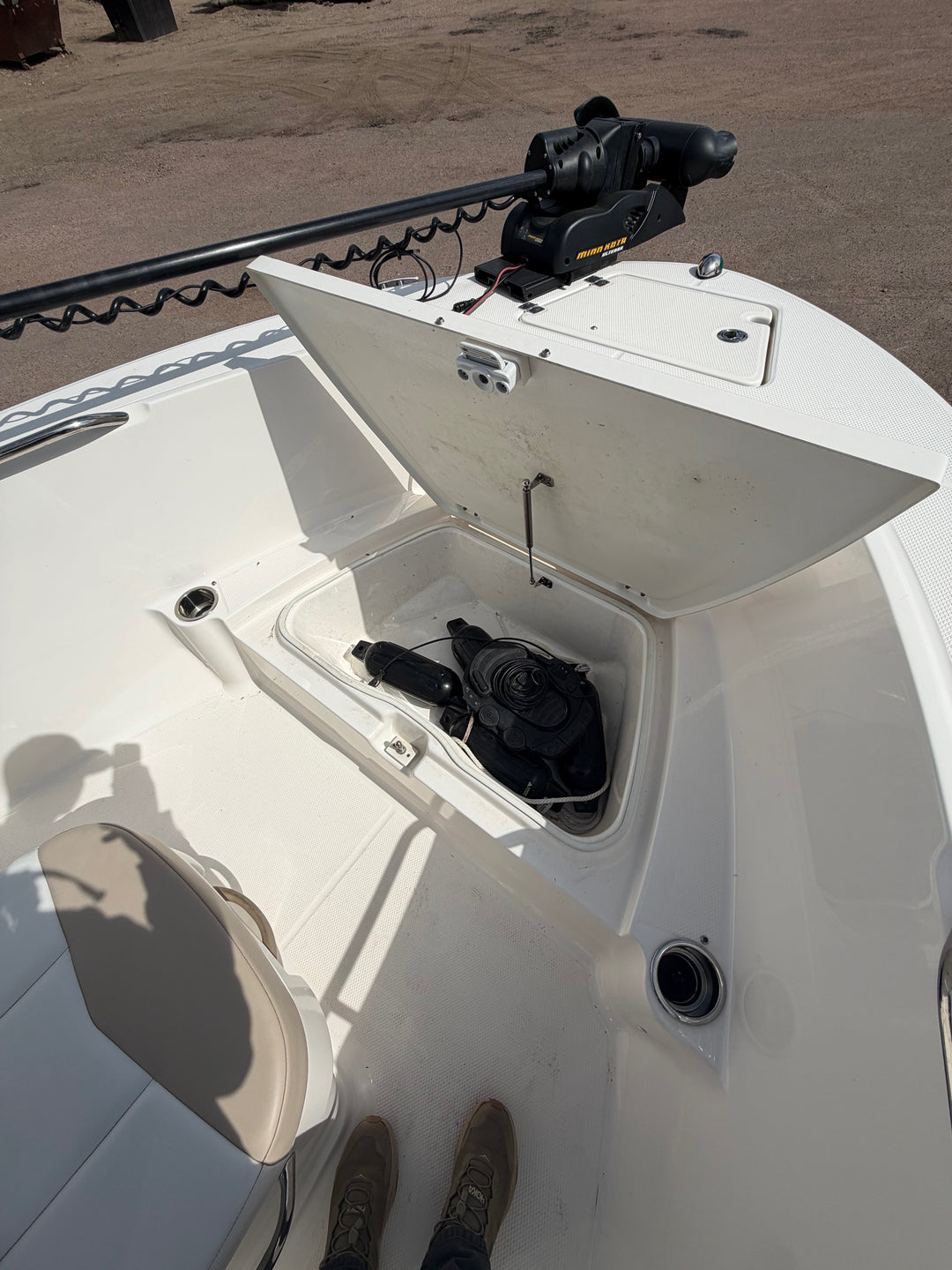 2018 Robalo R180 — photo 11