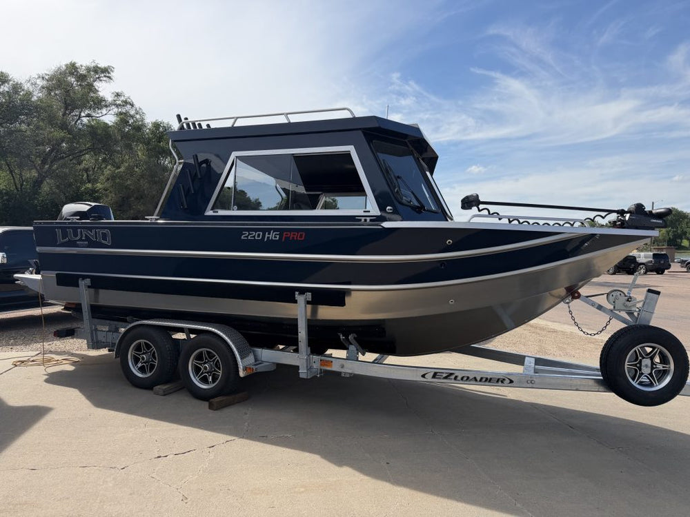 2027 Lund 220HG PRO DEMO — photo 2