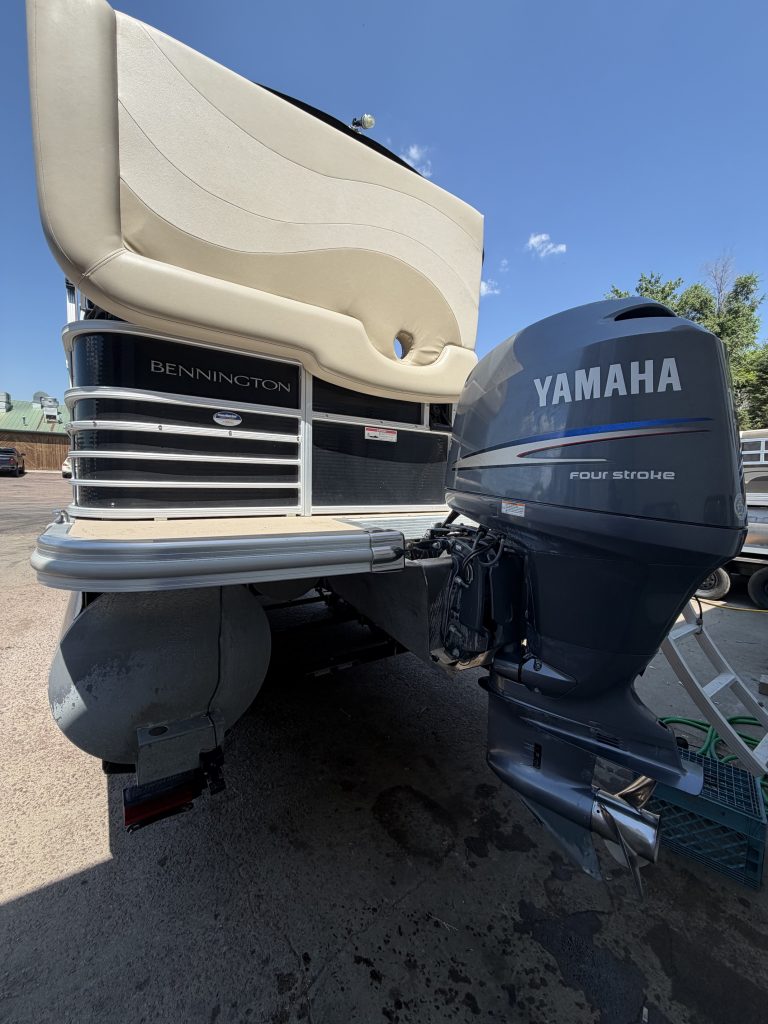 2011 Bennington 2275RL — photo 2