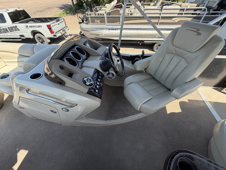 2011 Bennington 2275RL — photo 11