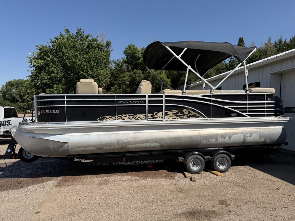 2011 Bennington 2275RL — photo 22