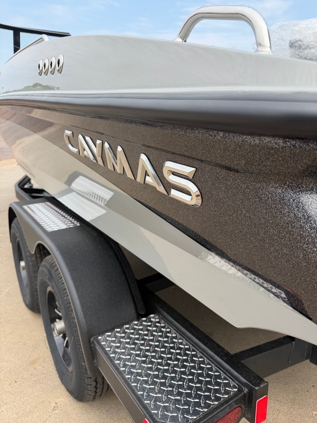 2027 Caymas DV22