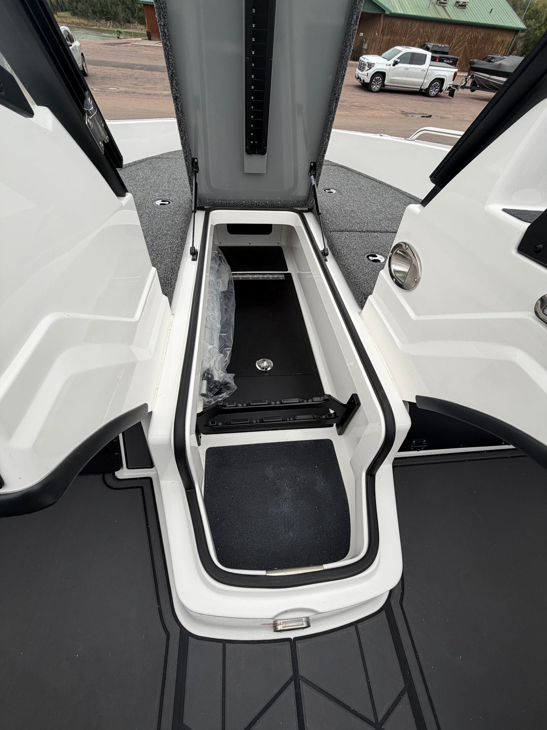 2027 Caymas DV19 Sport