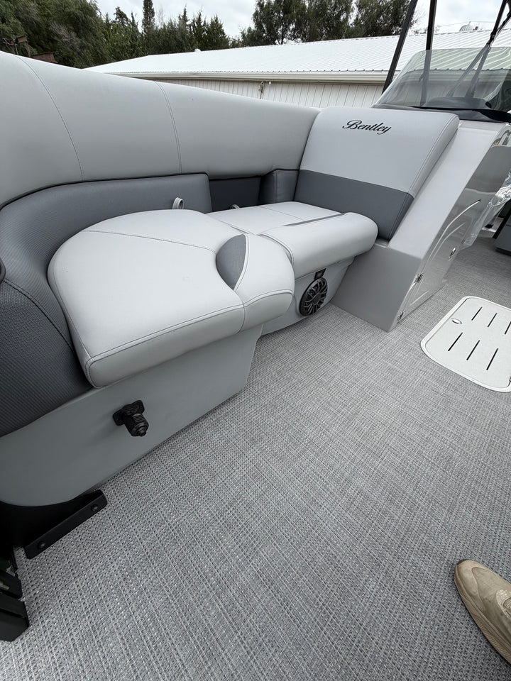 2027 Bentley 223 Fish N Cruise