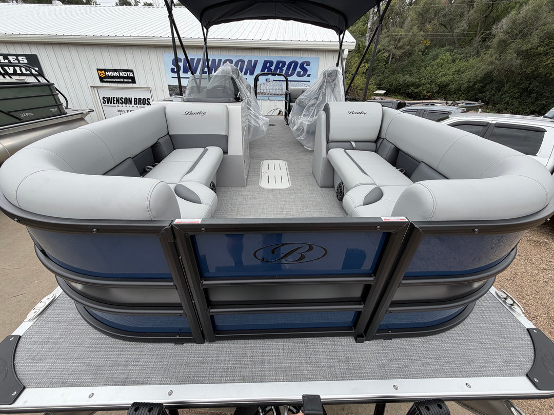 2027 Bentley 223 Legacy Navigator